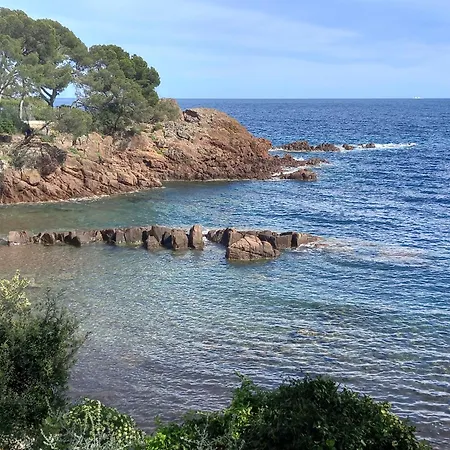Διαμέρισμα Calme A 400 M De La